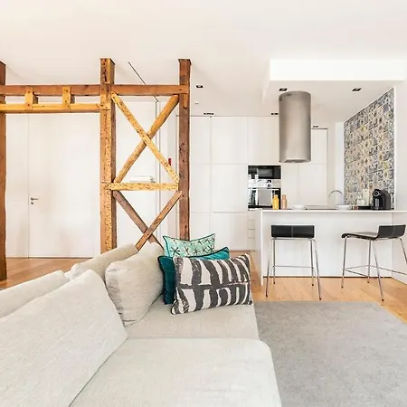 Apartment Plum Guide - Sterling Brass