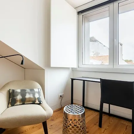Plum Guide - Sterling Brass Apartment Lisbon