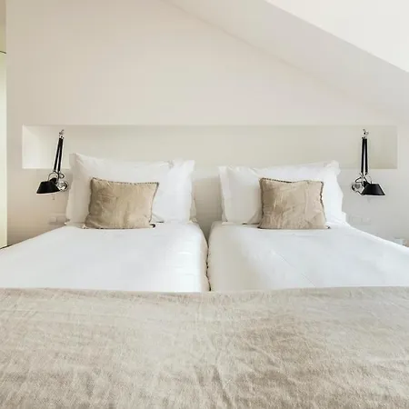 Plum Guide - Sterling Brass Apartment