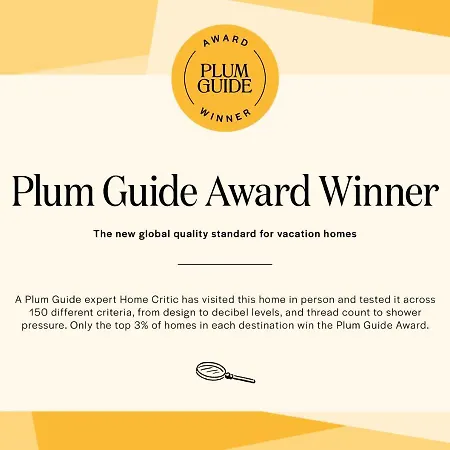 Plum Guide - Sterling Brass Apartment Lisbon